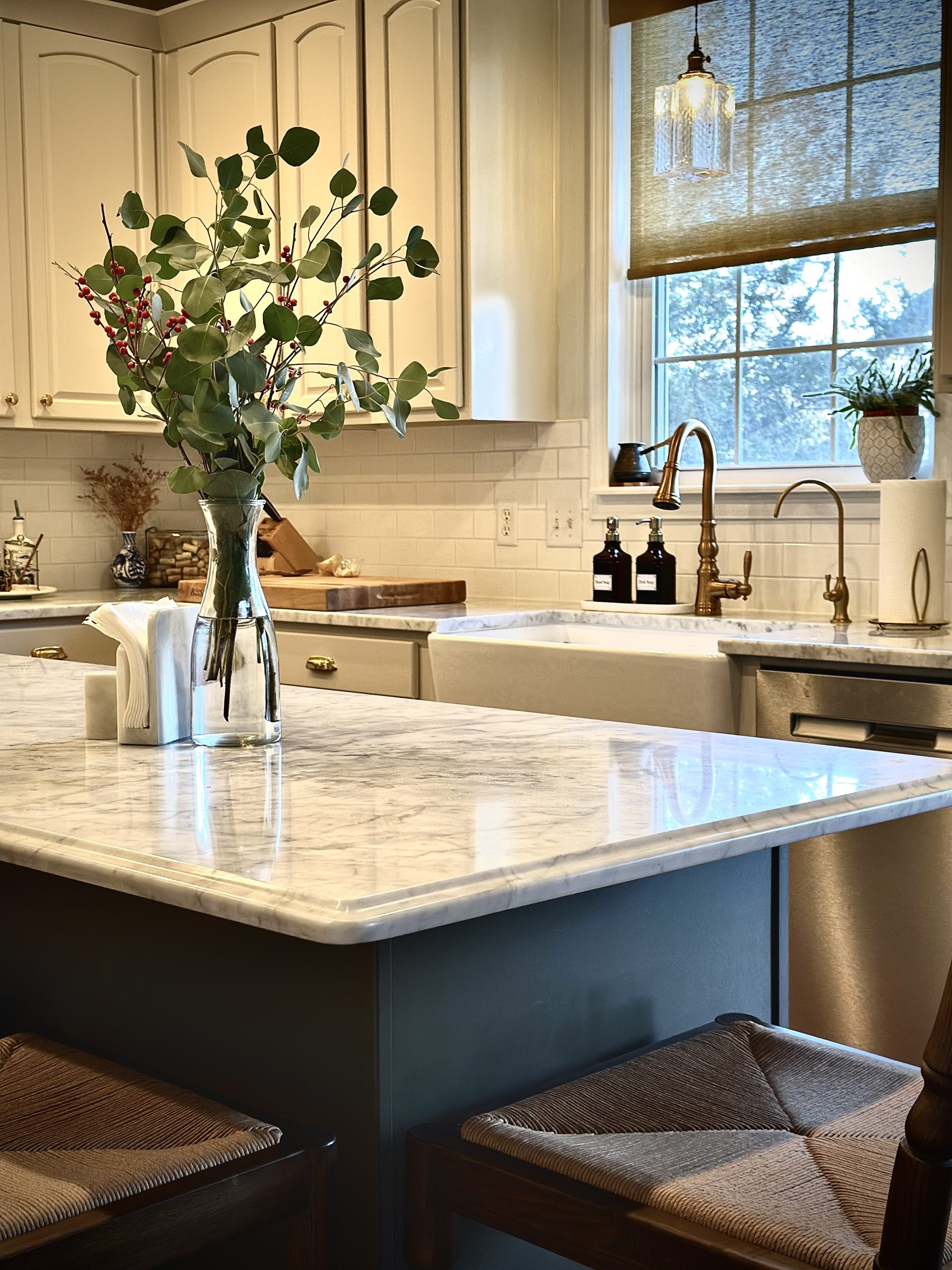 What is the Disadvantage of Marble Countertops? Understanding the Challenges of Marble Kitchen Countertops